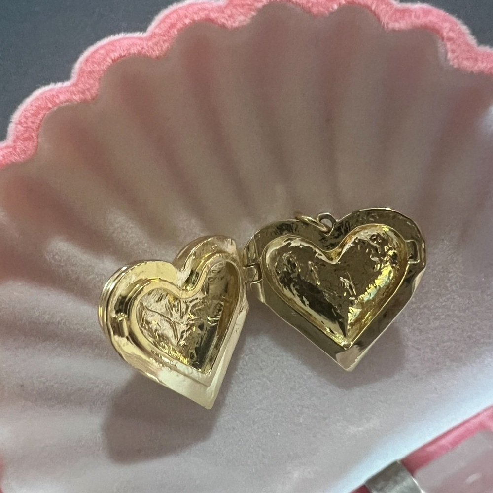 WANDERLUST HEART LOCKET